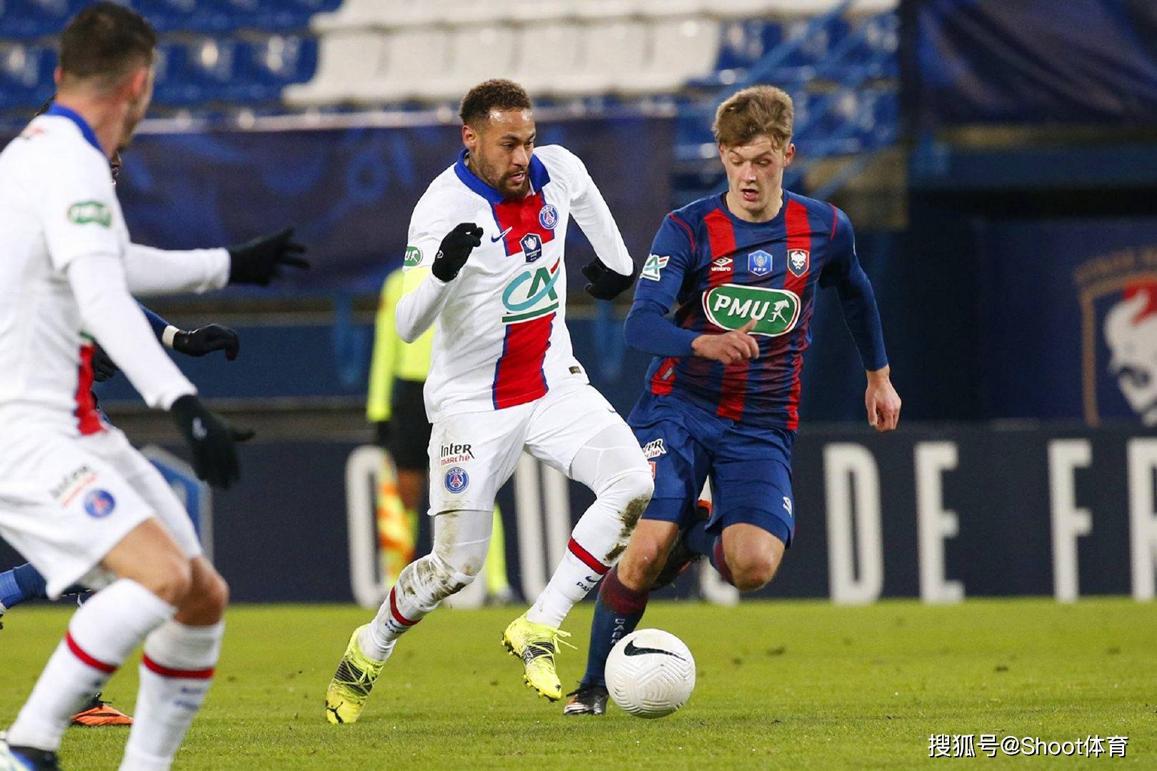 爱游戏娱乐-包含内马尔与90激战老鹰分钟，夺冠胜负难料！，穆古鲁扎焦点对战引发球迷热议的词条-爱游戏娱乐