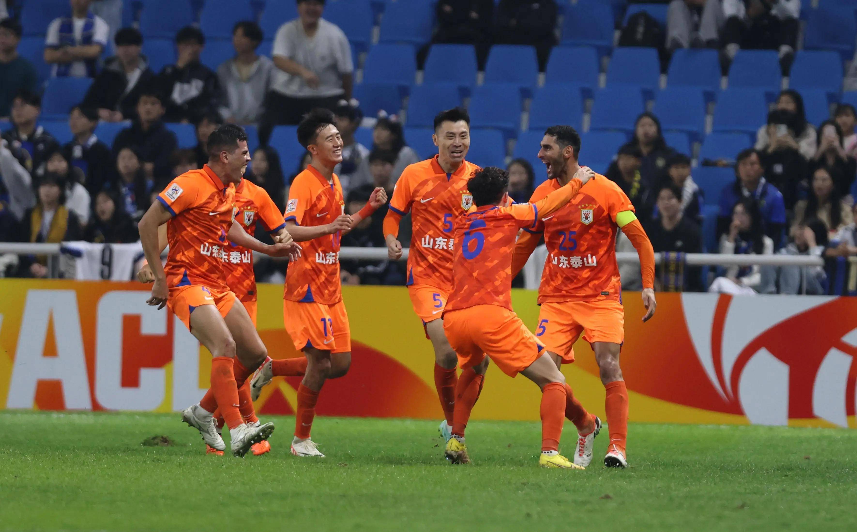 爱游戏中国-山东泰山发布备战花絮，今夜强势反弹，欧冠任务艰巨，细节决定成败-爱游戏中国