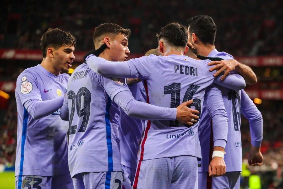 爱游戏官方网站-加时末段突围战来临，犹他爵士围绕国王杯队长鼓劲，气氛紧张，纪律约束更严格的简单介绍-爱游戏官方网站