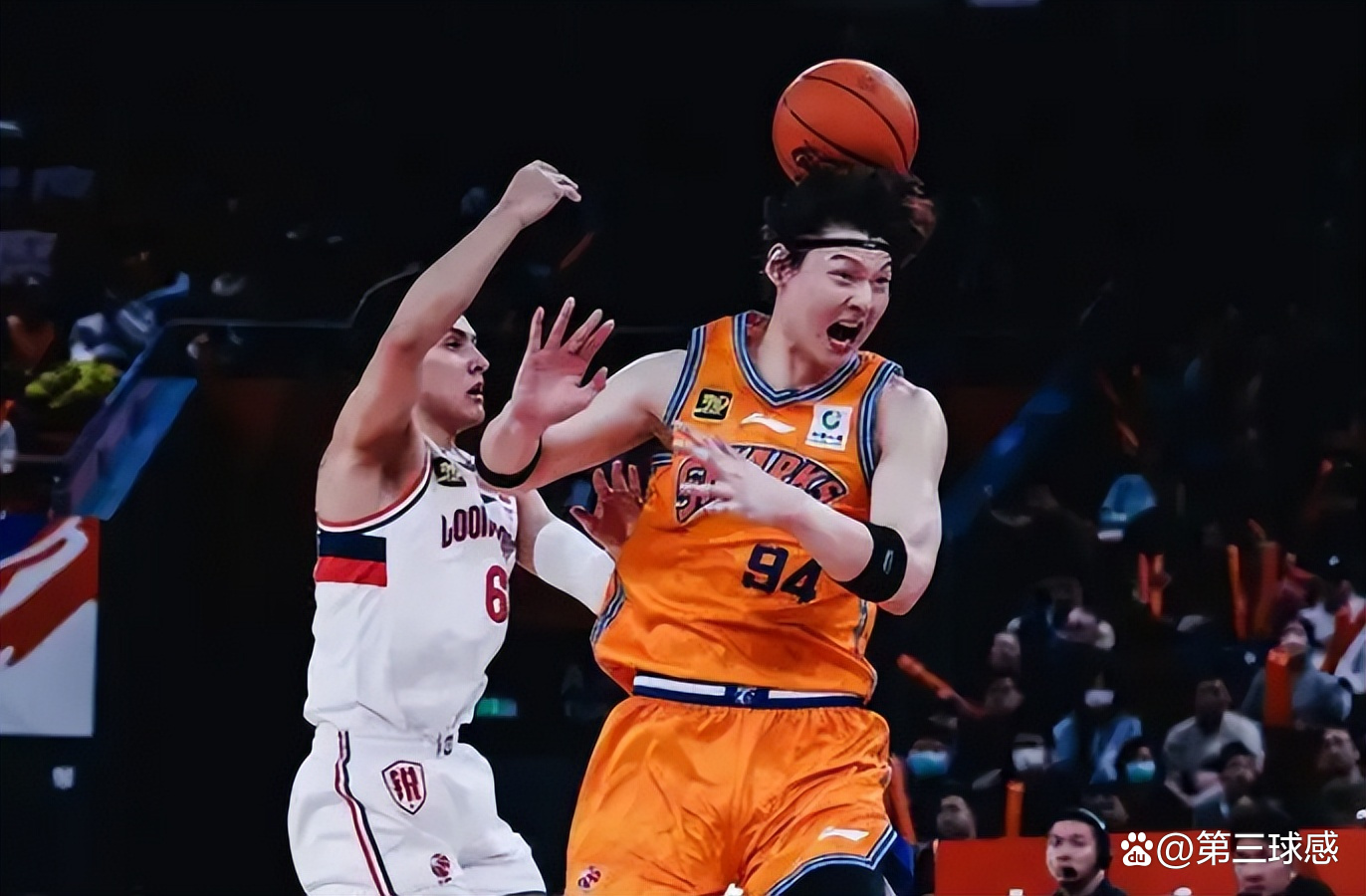 爱游戏官方网站-上海久事迎欧篮联关键赛，赛前再遭质疑，气氛紧张，临场指挥获称赞-爱游戏官方网站